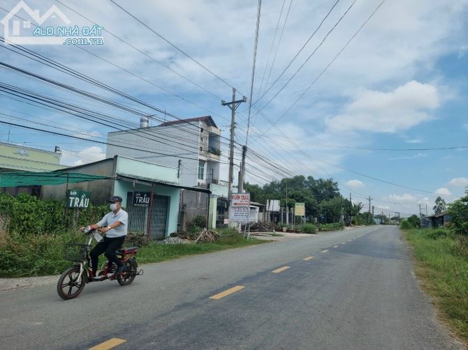 Bán đất mặt tiền nhựa tỉnh lộ 823 dt 5x40m xã Hòa Khánh Tây, Đức Hòa, Long An giá 2.7 tỷ - 3