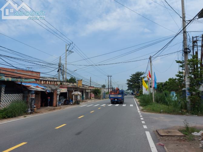 Bán đất mặt tiền nhựa tỉnh lộ 823 dt 5x40m xã Hòa Khánh Tây, Đức Hòa, Long An giá 2.7 tỷ - 5