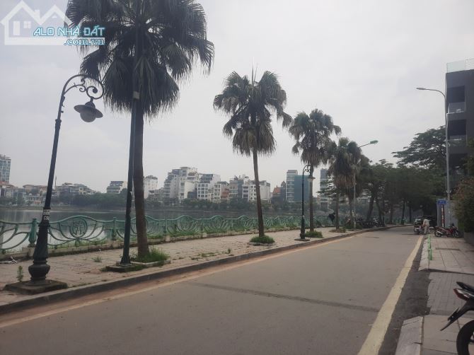 Biệt thự sân vườn Từ Hoa - Cách hồ 15m - 176m2 - MT8m - 33 tỷ