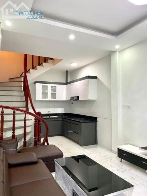 bán siêu phẩm lô góc , tân triều thanh trì 44m X 5 Tầng giá 6,9 tỷ .