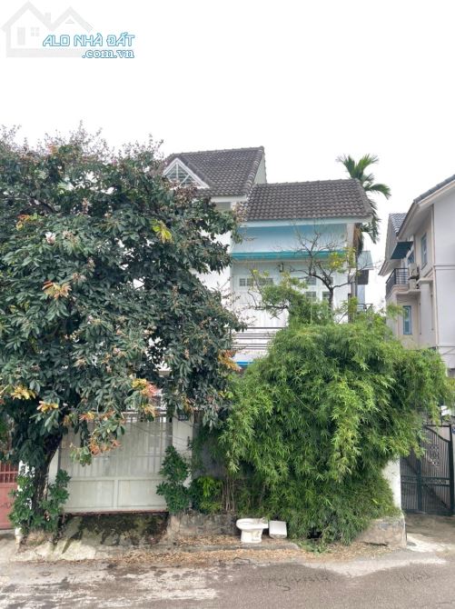 Biệt thự sân vườn Từ Hoa - Cách hồ 15m - 176m2 - MT8m - 33 tỷ - 1