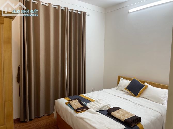 Biệt thự sân vườn Từ Hoa - Cách hồ 15m - 176m2 - MT8m - 33 tỷ - 4