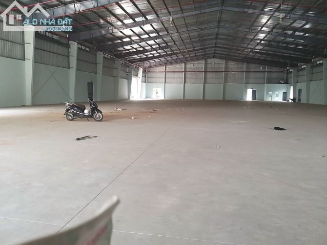 CHO THUÊ KHO XƯỞNG  GIÁ RẺ DIỆN TÍCH :3800M2 GIÁ 140TR/TH. ĐẶNG THÚC VỊNH . HÓC MÔN