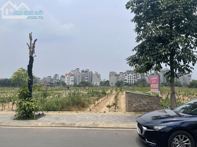 Bán đất kinh doanh đấu giá Vườn Đào khu đô thị mới Bắc Sông Thiếp Đông Anh