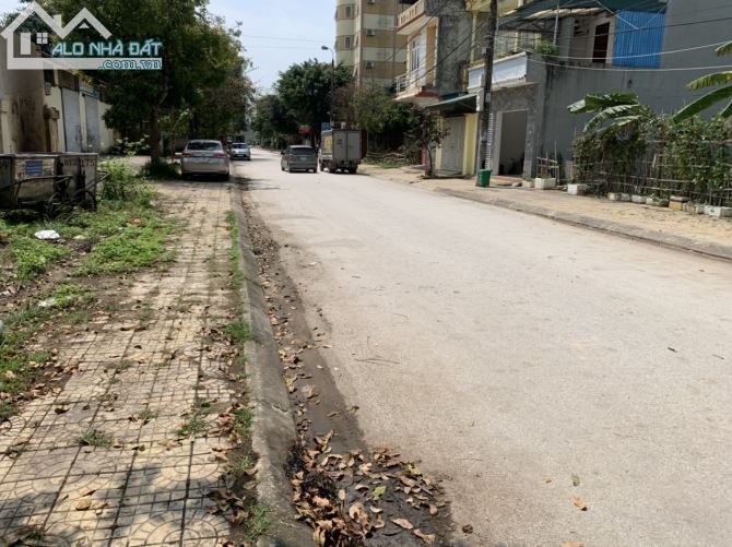 Cần bán 2 lô đất riêng biệt mặt bằng Nguyễn Phục, Phường Quảng Thắng, Thành phố Thanh Hóa - 1