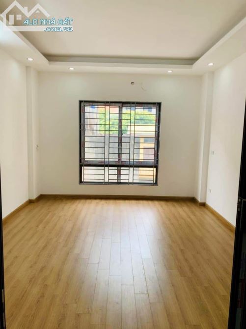 🌠🌠🌠BÁN NHÀ - NAM DƯ - LĨNH NAM.  DT 30M2 - 5T - NGÕ THÔNG - GIÁP CHỢ. CHÀO 3,25 TỶ. - 4