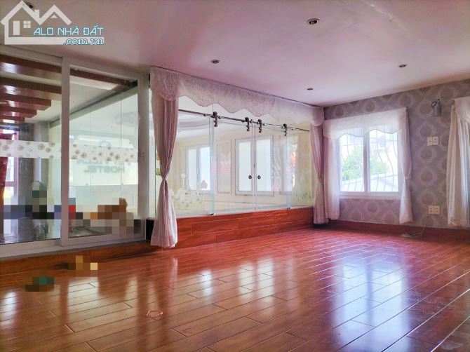 TRUNG TÂM PHƯỜNG 7, 5 PHÚT SANG BẮC HẢI QUẬN 10. 160M2, ĐẸP LUNG LINH, GIẢM 3.5T CHỈ 33T - 5