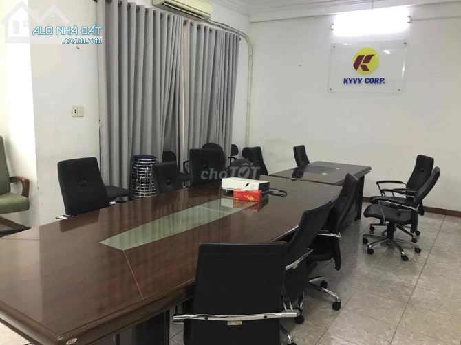 Cho thuê biệt thự mini 7.5x20 nguyên căn mặt tiền Trường Sơn, P.15, Q.10 - 1
