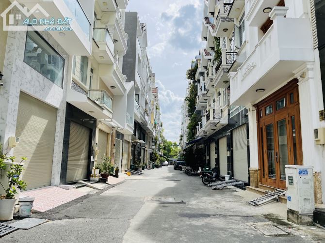 Bán đất sổ đỏ Hoàng Quốc Việt, DT 5x12.5m (62m2), đường 8m, giá 6.7 Tỉ - 2