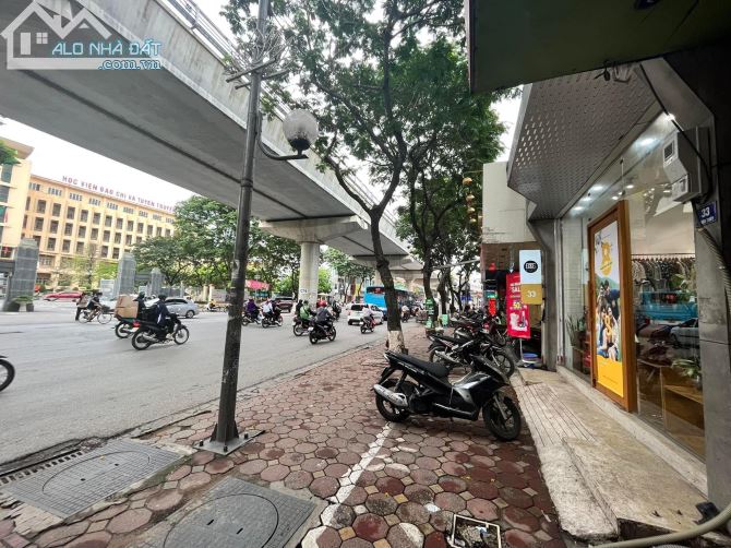 Mặt Phố Xuân Thủy Cầu Giấy 62m2 Vỉa Hè Mặt Tiền 5.5m Ô Tô Kinh Doanh Giá 29.5 tỷ. - 1