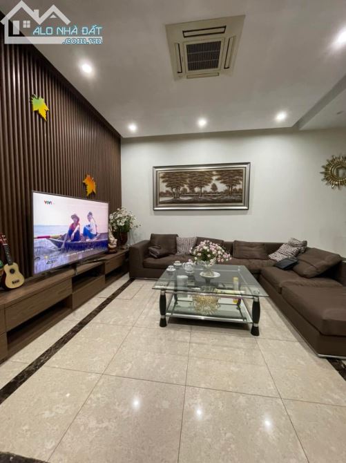 Bán nhà mặt phố Trần Đại Nghĩa cạnh trường KTQD, 30m2, 4 tầng, mặt tiền 4,5m, Giá 16,5 tỷ