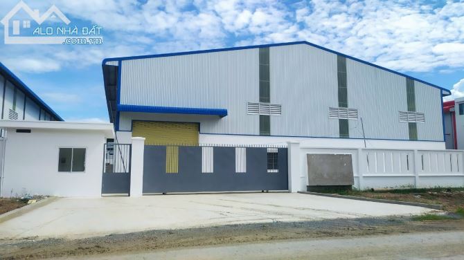 Bán hoặc cho thuê xưởng 3500m2 KCN Tân Đức, Hựu Thạnh, Long An, giá rẻ cạnh tranh