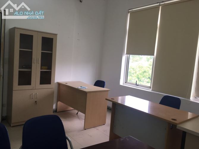 Cho Thuê Văn Phòng Trung Kính DT 35m2 GIÁ 5TR/TH Có Bàn ghế như ảnh - 3