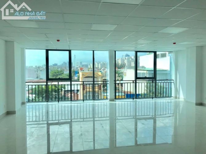 Tòa nhà VP Quận 7 - Đường D4 gần Sunrise City View - 60m2 giá Bao PQL view kính trước - 1