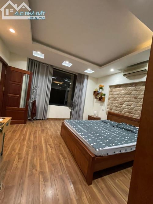 Bán nhà mặt phố Trần Đại Nghĩa cạnh trường KTQD, 30m2, 4 tầng, mặt tiền 4,5m, Giá 16,5 tỷ - 2