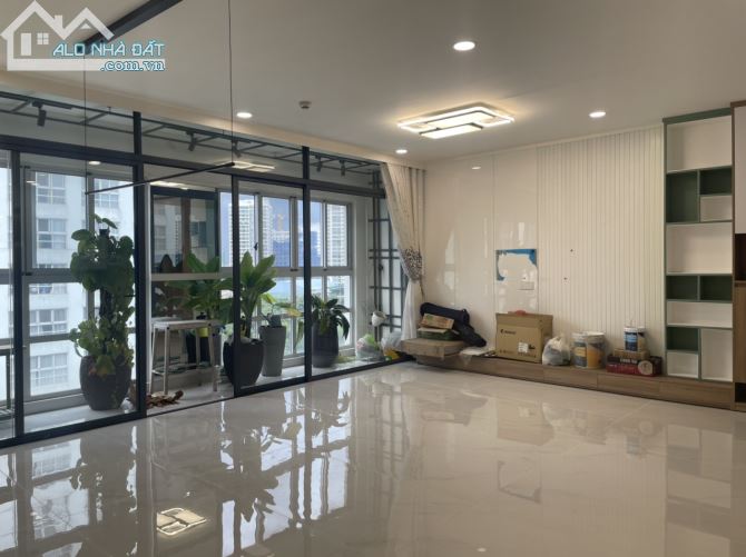 Cần bán gấp CH Happy Valley, PMH, Q7, 3PN, 116m2, 3PN ,nhà đẹp, view hồ bơi , giá : 5.4 tỷ