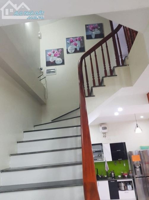 Bán nhà phố Nguyễn Phúc Lai, diện tích 40m2 x4 tầng 1 tum, gần Hồ Hoàng Cầu, Giá 5,6 tỷ - 1