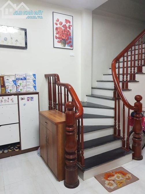 Bán nhà phố Nguyễn Phúc Lai, diện tích 40m2 x4 tầng 1 tum, gần Hồ Hoàng Cầu, Giá 5,6 tỷ - 2