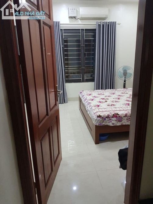 Bán nhà phố Nguyễn Phúc Lai, diện tích 40m2 x4 tầng 1 tum, gần Hồ Hoàng Cầu, Giá 5,6 tỷ - 3