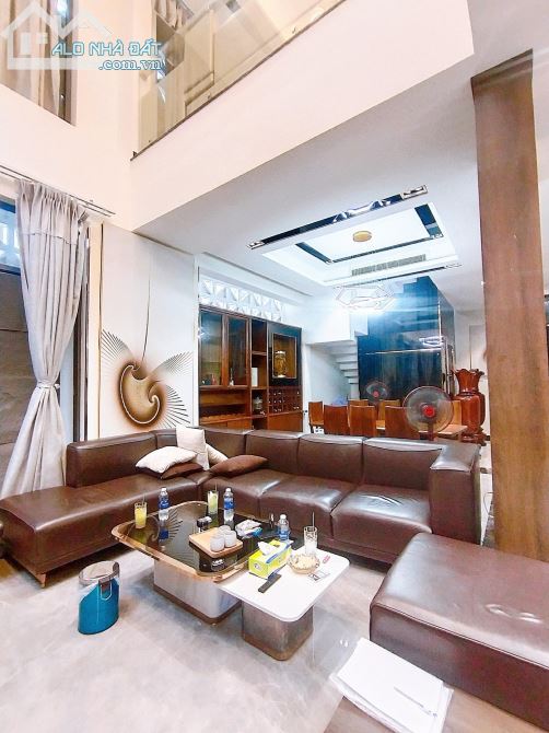 Bán biệt thự đường Tú Xương Quận 3 - 4 tầng thang máy - 144m2 - Giá 55 tỷ.