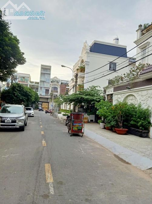 Bán nền biệt thự MT đường Số 12A ,  10 x 20m, , 22 tỷ. khu Tên Lửa - 1