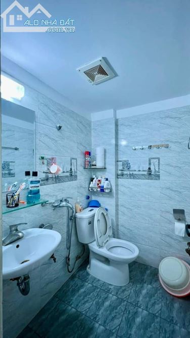 Bán nhà Ngõ 10 Láng Hạ, diện tích 40m2 x5 tầng ,ặt tiền 4m, Giá 4,8 tỷ - 3