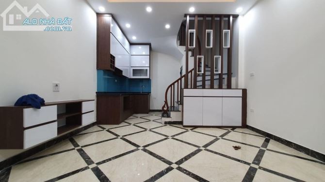 Bán nhà phố Vũ Thạnh Kia Moning đỗ cửa, Dt 39m2 x5 tầng, Mt 4m, Giá 6,7 tỷ