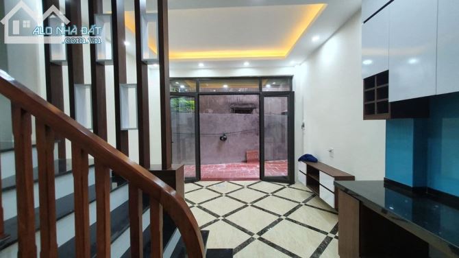Bán nhà phố Vũ Thạnh Kia Moning đỗ cửa, Dt 39m2 x5 tầng, Mt 4m, Giá 6,7 tỷ - 1