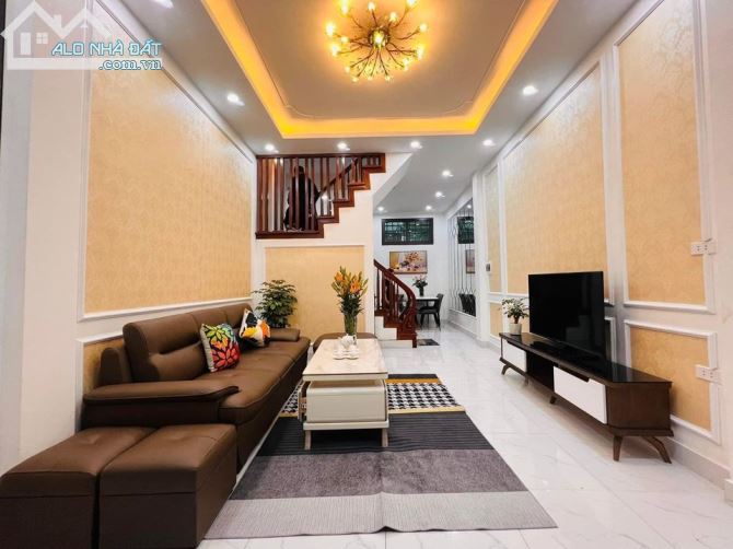 Bán nhà mặt Ngõ 8 phố Vũ Thạnh, thông sang Giảng Võ, Dt 38m2 x5 tầng, Giá 6,8 tỷ - 1