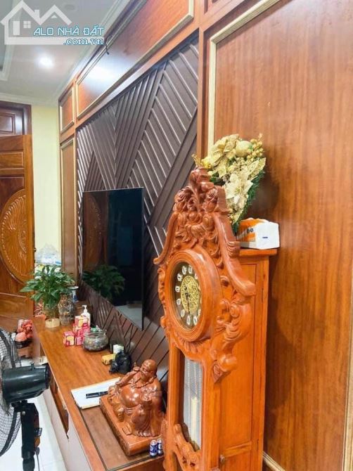 Bán nhà phân lô 5 tầng phố Vũ Thạnh, diện tích 42m2, 4 chỗ đỗ cửa, Giá 7 tỷ - 2