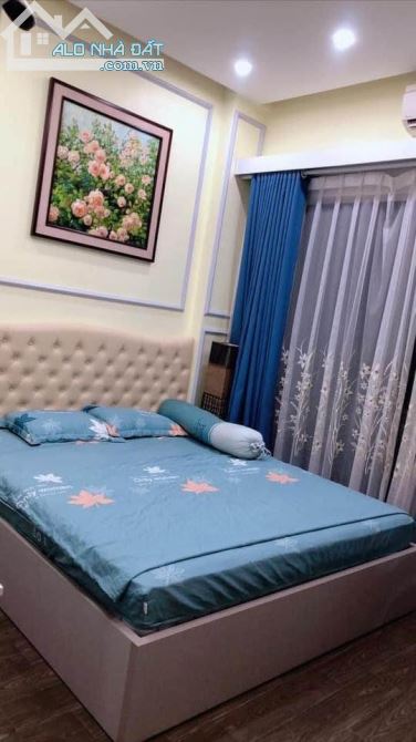 Bán nhà phân lô 5 tầng phố Vũ Thạnh, diện tích 42m2, 4 chỗ đỗ cửa, Giá 7 tỷ - 3