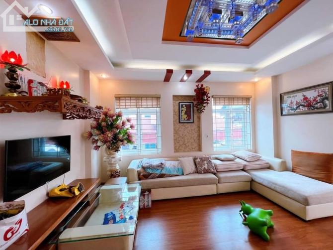 Bán nhà phân lô Ô tô đỗ cửa phố Hào Nam, diện tích 42m2 x5 tầng, mặt tiền 4m, Giá 7,1 tỷ - 3