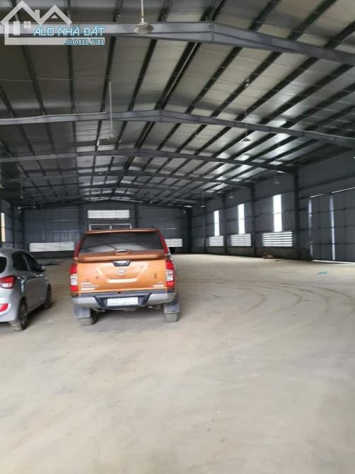 Kho xưởng 5,000m2 tại Thường Tín, Hà Nội.Xe cont đỗ cửa.Có pccc.Gía 75k/m2.Xuất VAt đầy đủ