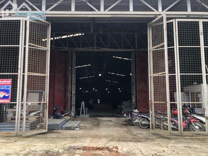 Cho thuê kho xưởng 1700m2 tại mặt đường Đại Lộ Thăng Long , Khu Công Nghệ Cao Hòa Lạc - 1