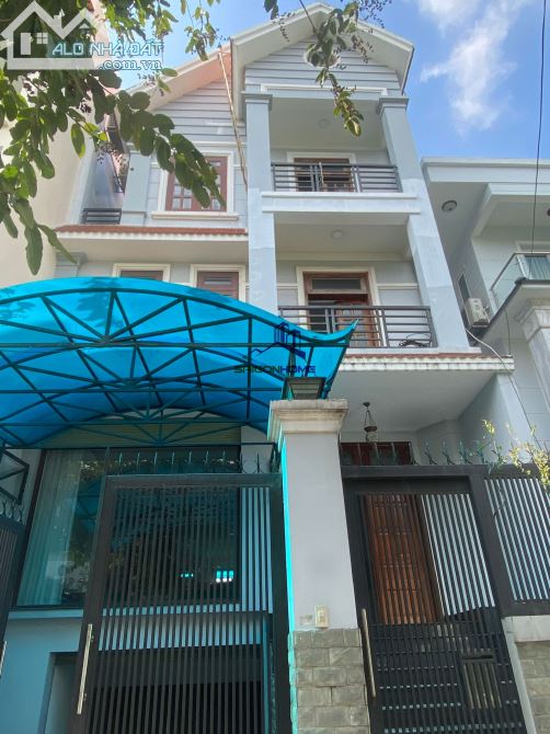 Cho thuê villa 7,5x20m hầm 3 lầu 5PN Trần Não