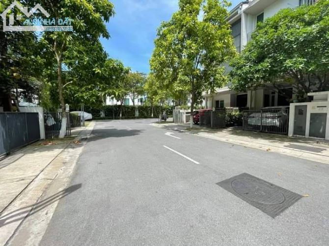 Cho thuê biệt thự Park city Lê Trọng Tấn Hà Đông, dt 120mx 3t đủ đồ giá 28 triệu