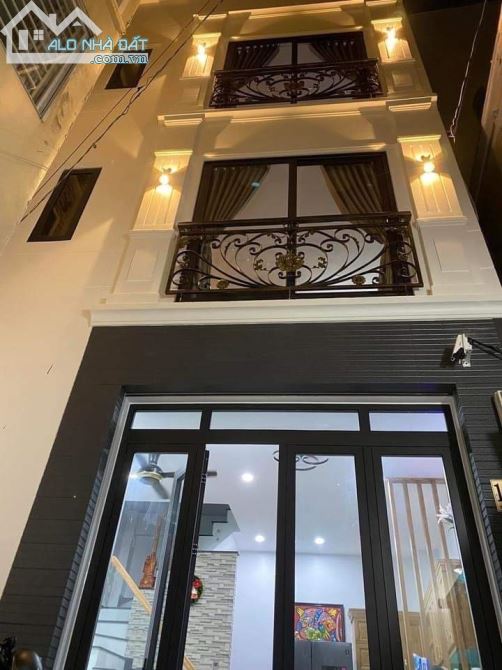 Cần bán gấp nhà, Lê Văn Việt Q9 , hẻm ô tô 6m,4 tầng lầu 105m2.giá6tỷ750.