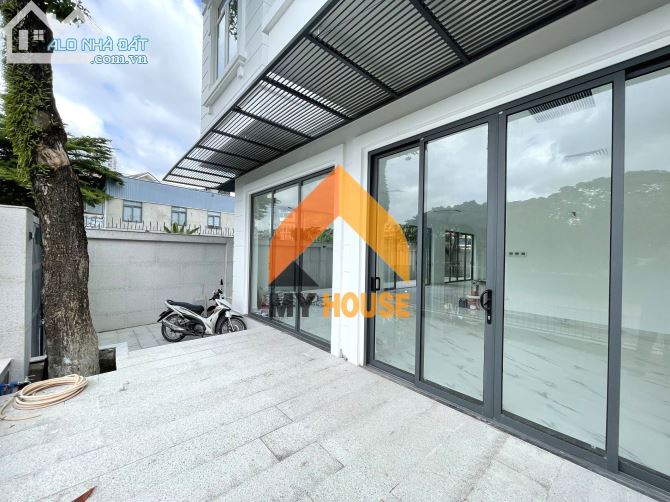 @ CHẤN ĐỘNG Villa dạng văn phòng trống suốt đường 20M AN PHÚ - 1