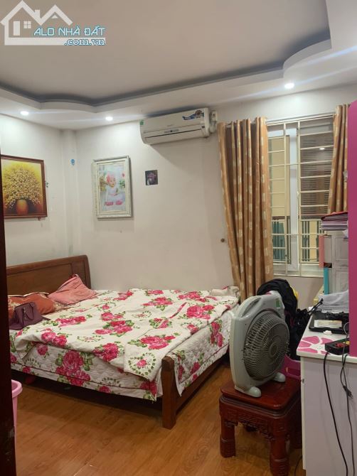 Bán nhà Cầu Giấy 5 tầng, lô góc 3 thoáng, ô tô đỗ cạnh nhà, 30m ra phố, giá 6.9 tỷ. - 3