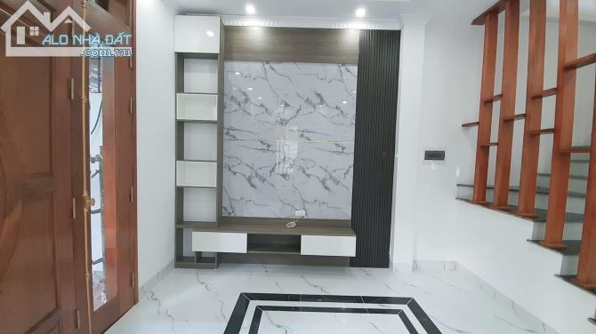 Biệt thự Việt Hưng 95m2 x MT 7m, chủ tặng nội thất, trước nhà đường 25m - 1