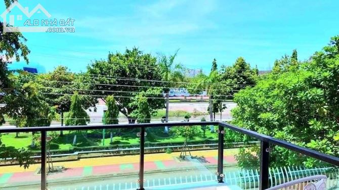 Bán Biệt Thự mặt tiền đường Trần Quỳnh Phường Xuân An TP Phan Thiết 300m2 Đông Nam 16 tỷ - 1