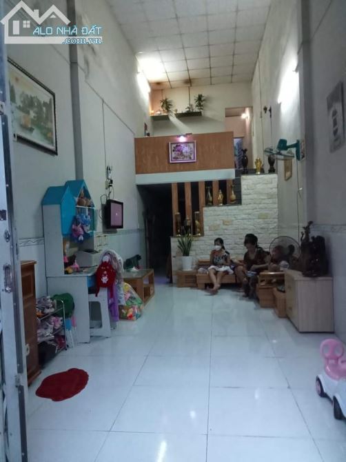 Bán nhà mặt tiền khu xóm tiêu phường quang trung giá 2,1ty - 2
