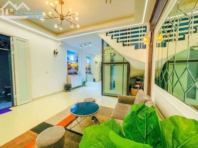 BÁN NHÀ ĐỨC DIỄN,ÔTÔ, VIEW HỒ, 3 THOÁNG, 48M2 X 5 T MẶT 4M CHỈ 5,6 TỶ