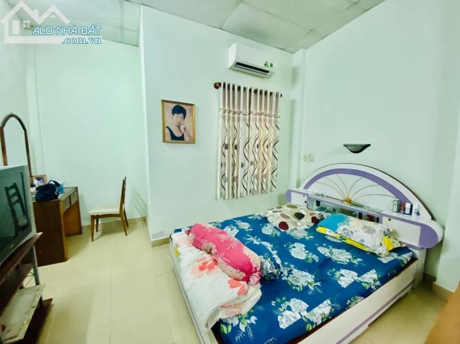 Bán nhà 2 mặt tiền Cao Thắng, Quận 10, 69m2, ngang 5m vuông đẹp, giá rẻ