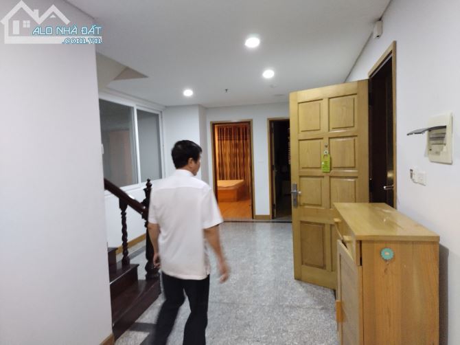 Cho thuê căn hộ Duplex khu Linh Lang. 2 tầng tổng 150m2. Thuê mọi mô hình - 1