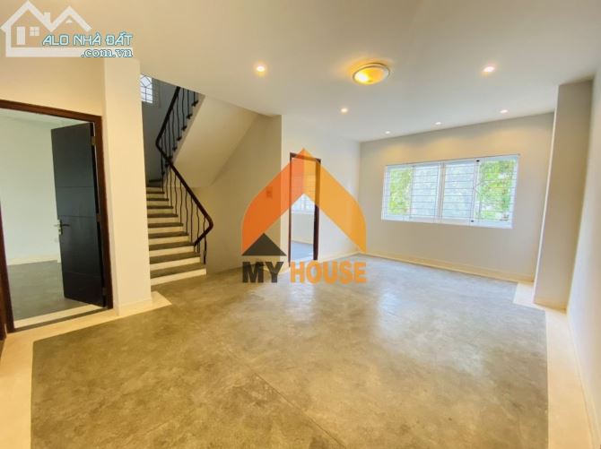 ⭐️ VILLA sử dụng 600M2 ĐỈNH của  NÓC ngay Lương Định Của - 1