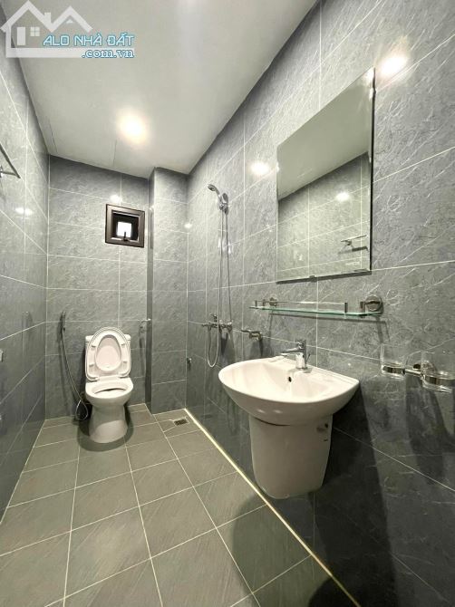 Bán nhà phố Kẻ Vẽ, 40m2 x 5 tầng, lô góc, ô tô đỗ cửa, view sân chơi và hồ giá 7.5 tỷ - 1