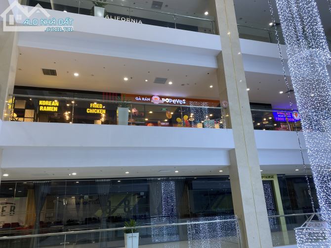 Cho thuê sàn 650m2 tầng 2 quận Hoàn Kiếm, kinh doanh nhiều lĩnh vực, vị trí đắc địa.