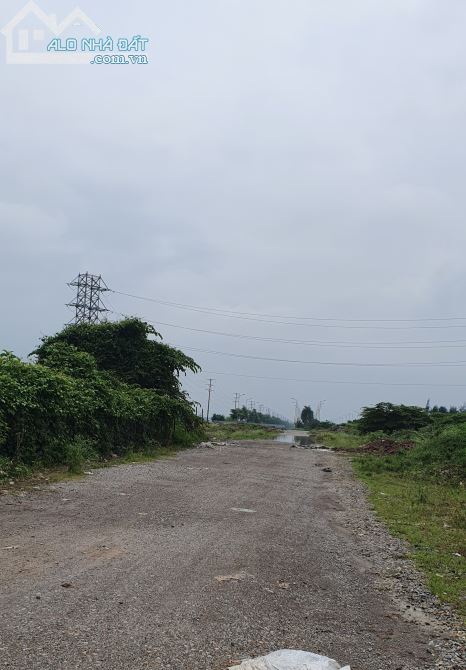 Cty cần bán 2,1 ha đất sxkd hai mặt đường, chỉ 2,5 tr/m2 - 2