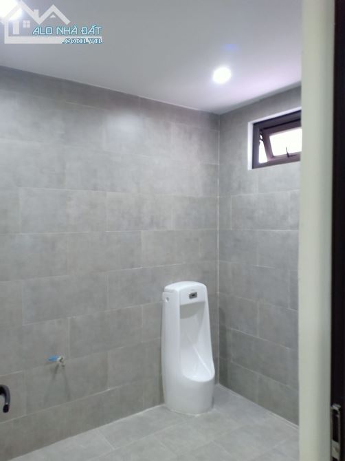 Bán tòa nhà VP mặt phố Khuất Duy Tiến, Thanh Xuân 65m x 8T giá 2x tỷ - 3